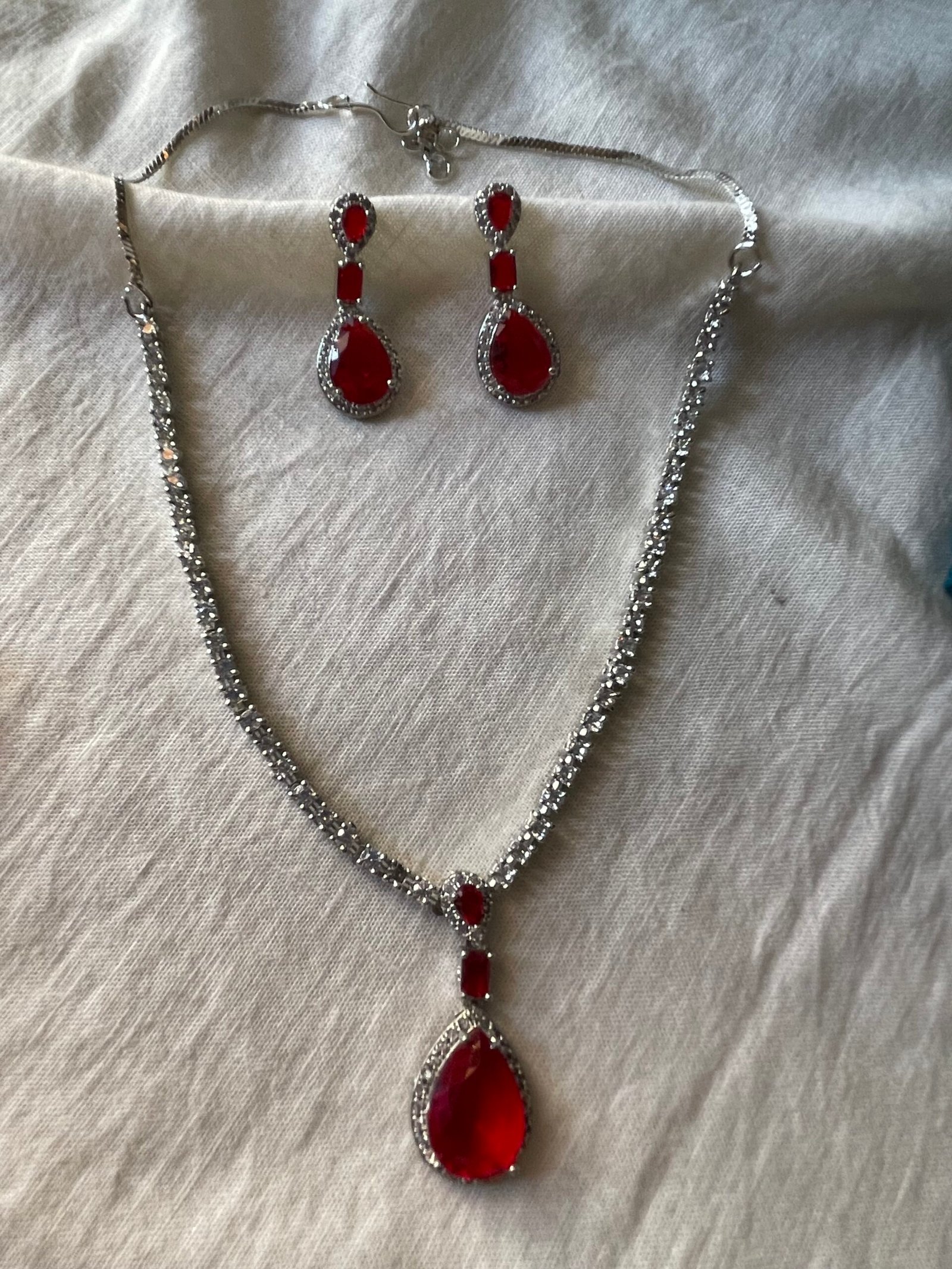 crimson royale necklace set 1134 crimson royale necklace set 1134
