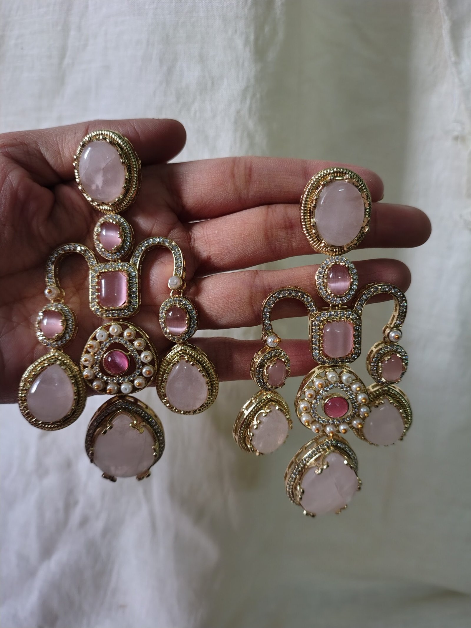 rosé royale chandelier earrings 1152 rosé royale chandelier earrings 1152